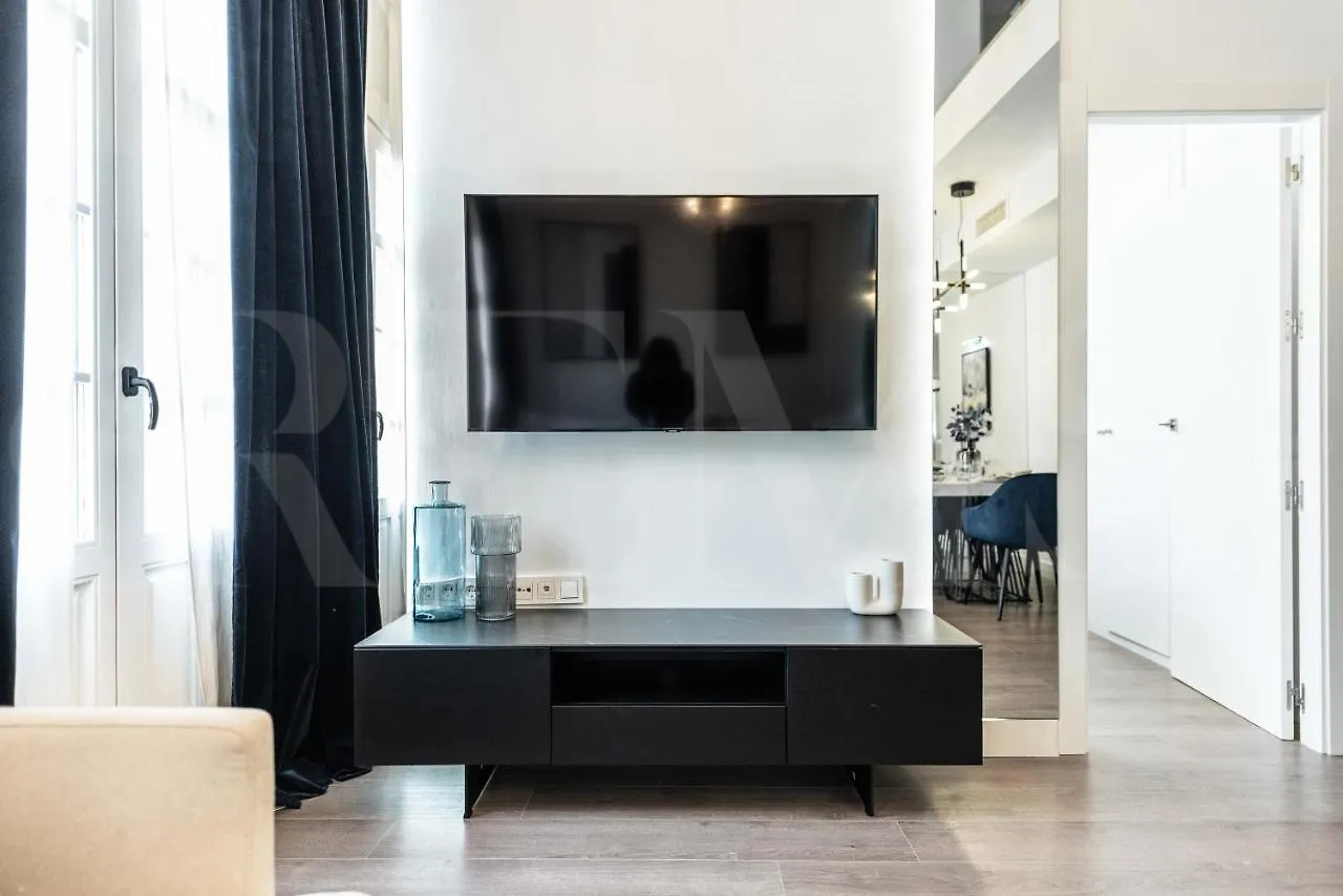Apartamento Contemporary Luxe Duplex In The Heart Of Malaga By Rems